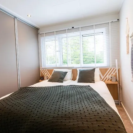 Sl Deluxe 4 Personen Sauna En Jacuzzi Lunteren